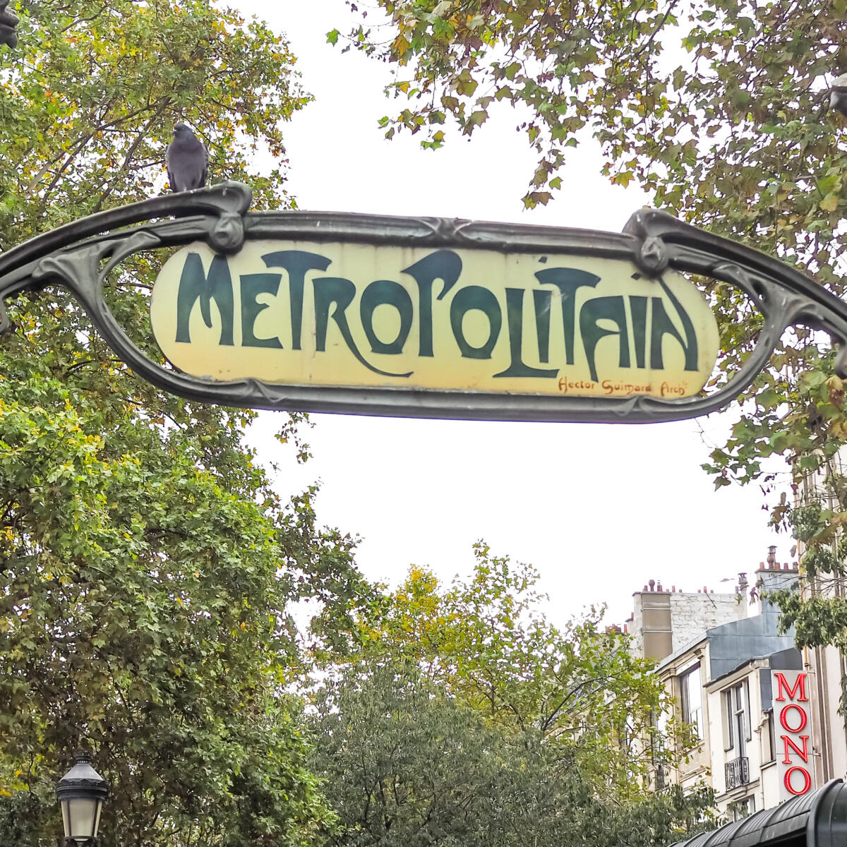 Paris metro sign